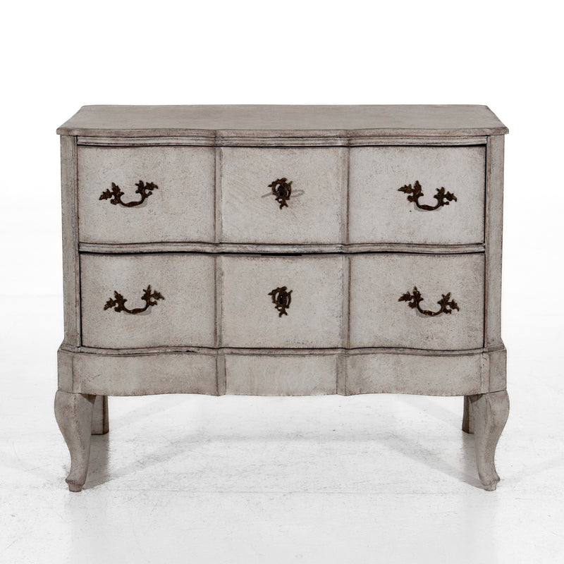 Swedish chest, circa 1790 - Selected Design & Antiques