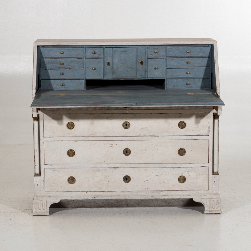 Fine bureau with carvings and columns, 19th C. - Selected Design & Antiques