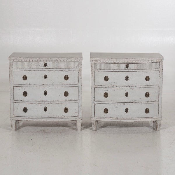 Set of chests with gracefully curved front, 100 years old. - Selected Design & Antiques