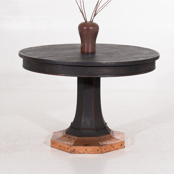 Fine round centertable in black, circa 1900. - Selected Design & Antiques