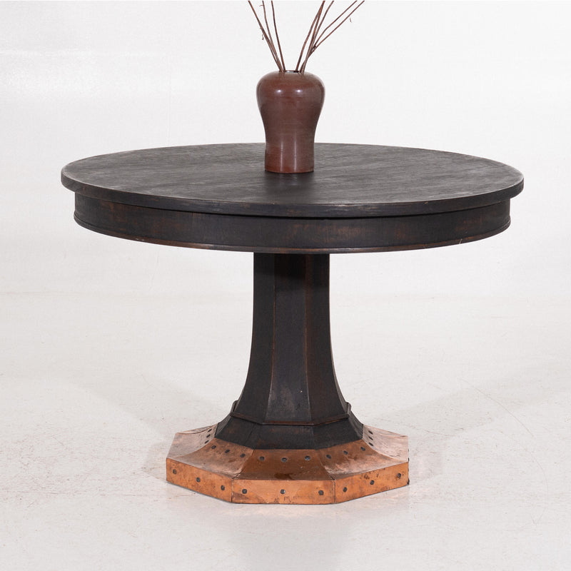 Fine round centertable in black, circa 1900. - Selected Design & Antiques