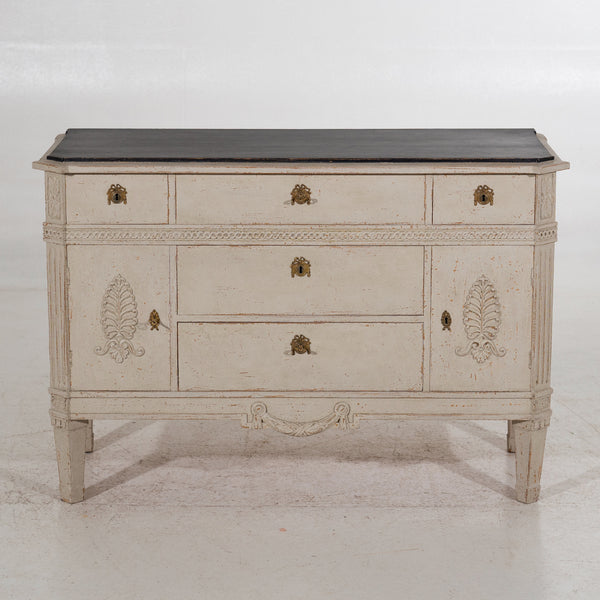 Chest with beautiful carvings, 19th C. - Selected Design & Antiques