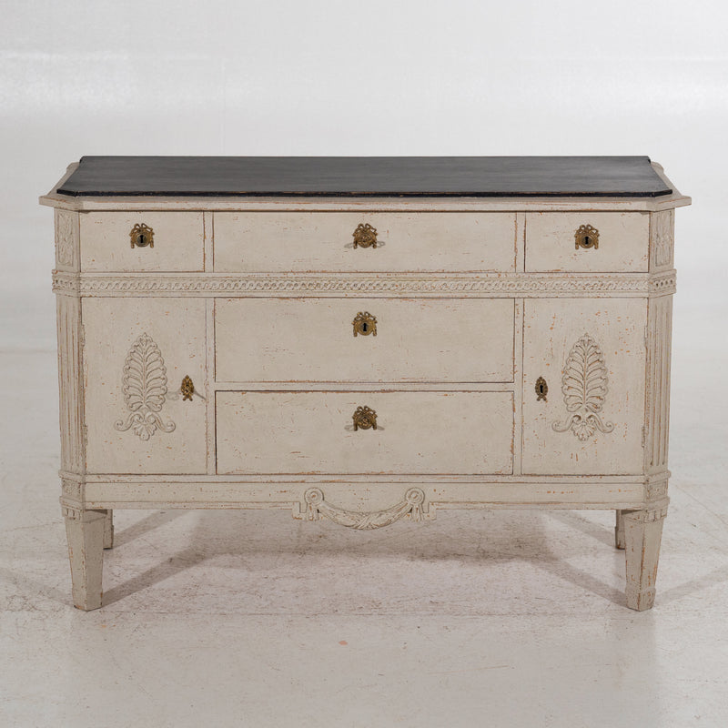 Chest with beautiful carvings, 19th C. - Selected Design & Antiques