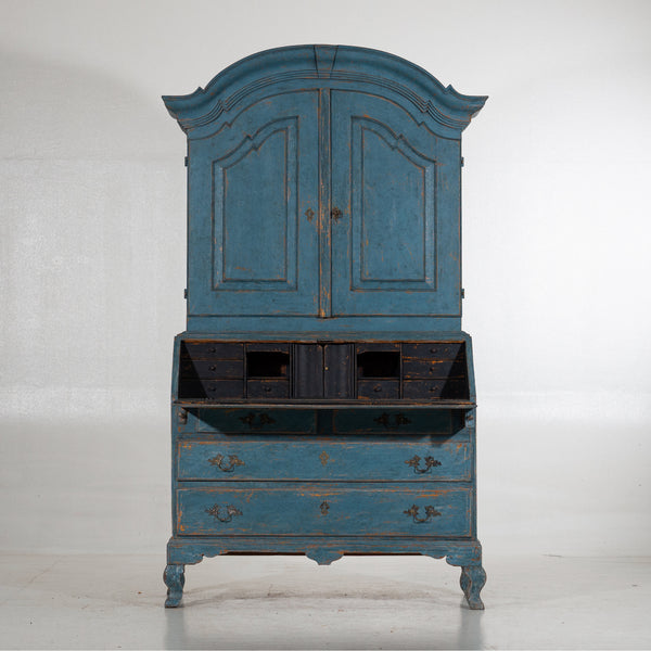 Cabinet in a beautiful bluish colour, circa 100 years old. - Selected Design & Antiques