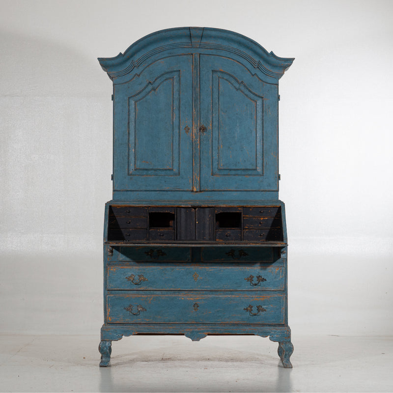 Cabinet in a beautiful bluish colour, circa 100 years old. - Selected Design & Antiques
