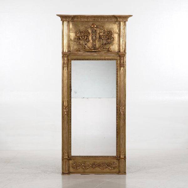 Fine original Swedish and gilded mirror, circa 1810. - Selected Design & Antiques