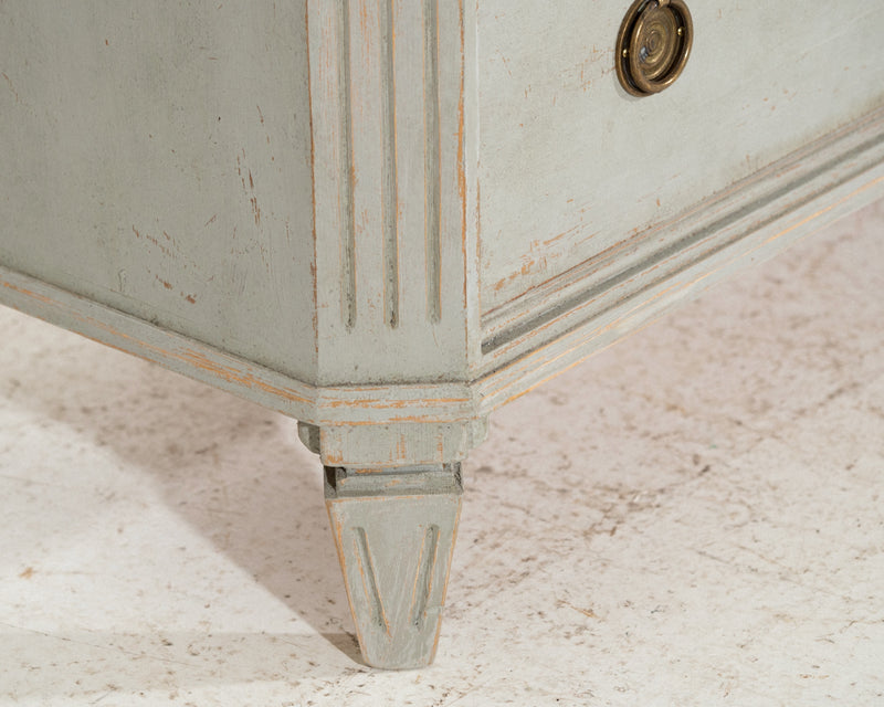 Wonderful pair of Gustavian style chests, circa 100 years old. - Selected Design & Antiques