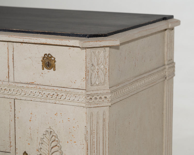 Chest with beautiful carvings, 19th C. - Selected Design & Antiques