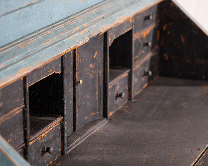 Cabinet in a beautiful bluish colour, circa 100 years old. - Selected Design & Antiques