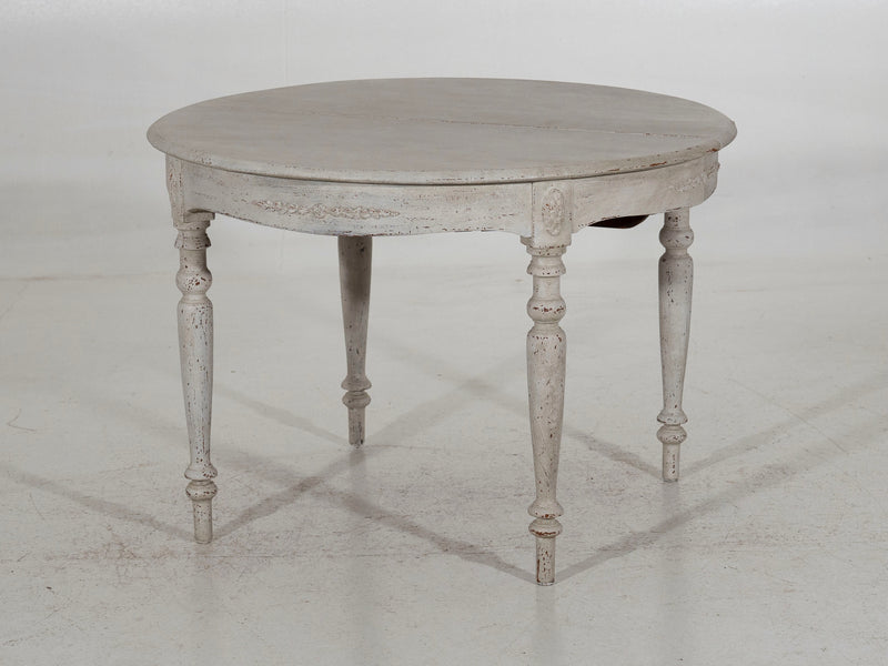 Beautiful carved dinning table, circa 100 years old. - Selected Design & Antiques