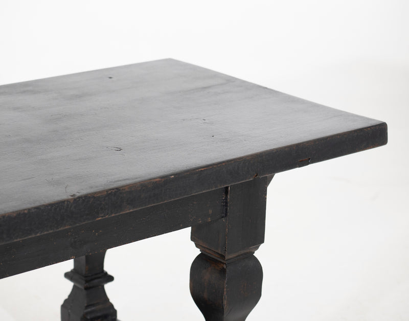 Scandinavian baroque table, 18th C. - Selected Design & Antiques