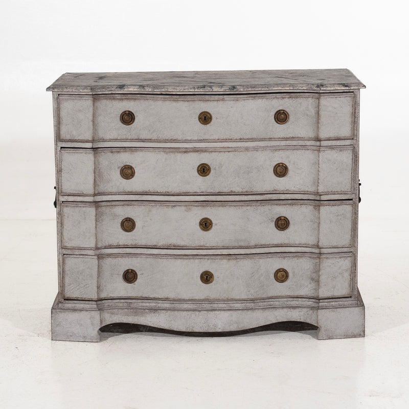 Chest of drawers, circa 1750. - Selected Design & Antiques