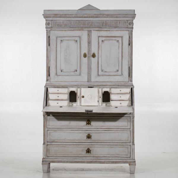 Scandinavian two-parts bureau, circa 1790 - Selected Design & Antiques