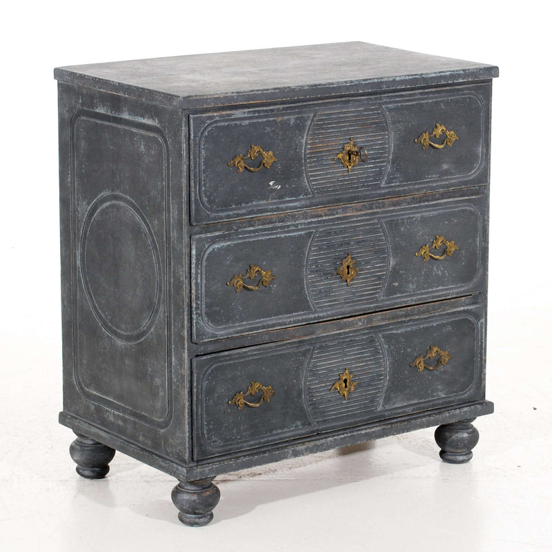 chest of drawers from Sweden, circa 1730 - Selected Design & Antiques