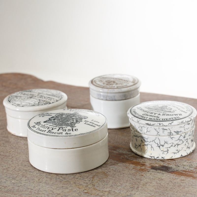 Four porcelain miniature boxes, 19th C. - Selected Design & Antiques
