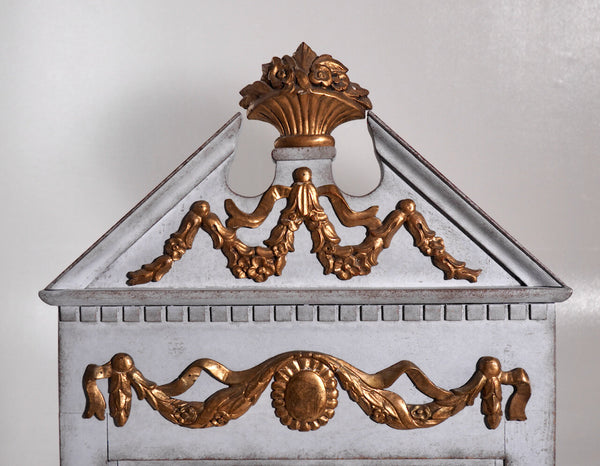 Gustavian style mirror - Selected Design & Antiques