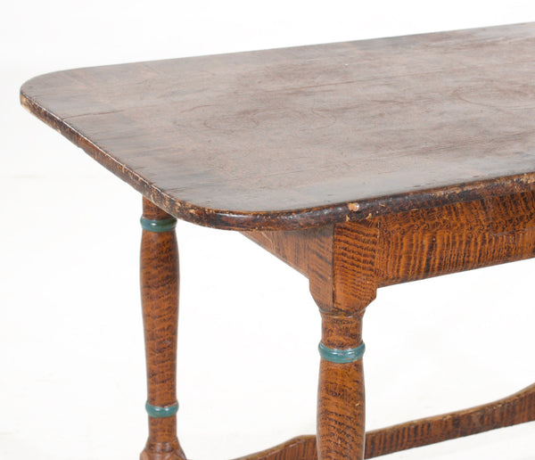 Swedish freestanding centertable, 19th C. - Selected Design & Antiques