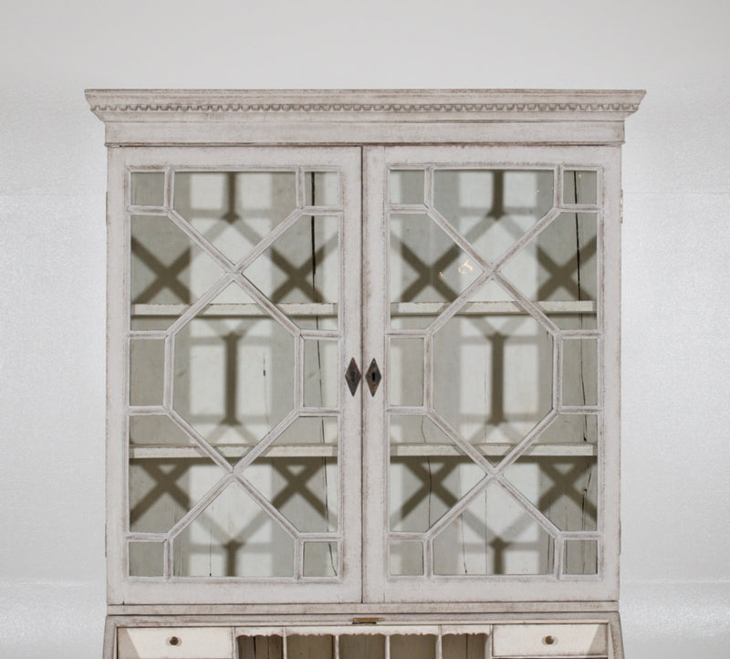 European two-part vitrine cabinet, circa 1790 - 1800 - Selected Design & Antiques