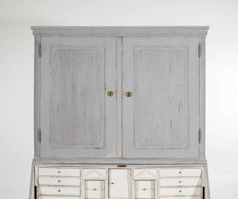 Danish three-part bureau, 18th C. - Selected Design & Antiques
