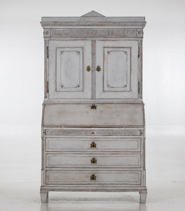 Scandinavian two-parts bureau, circa 1790 - Selected Design & Antiques