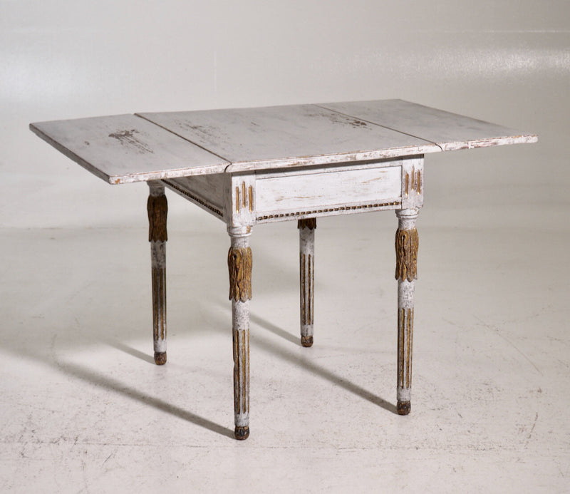 Danish drop-leaf table, 1790 - Selected Design & Antiques