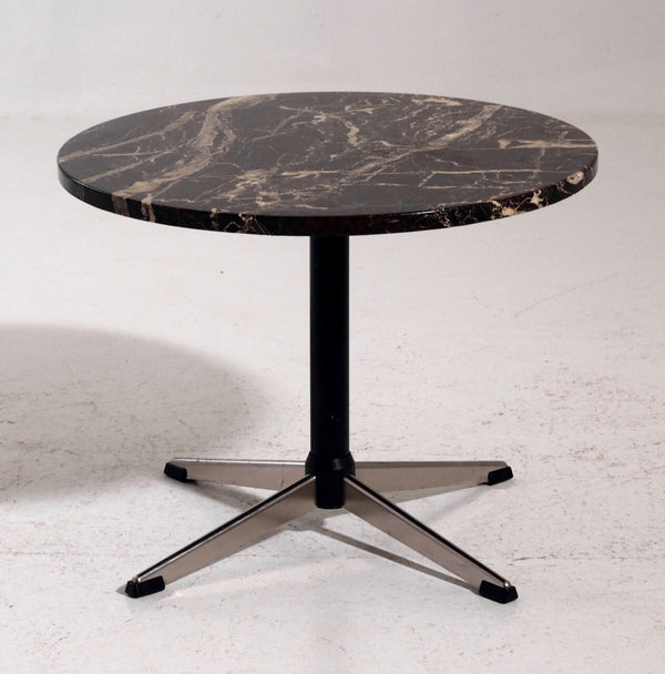 Modern Scandinavian coffee table, circa 1960 - Selected Design & Antiques
