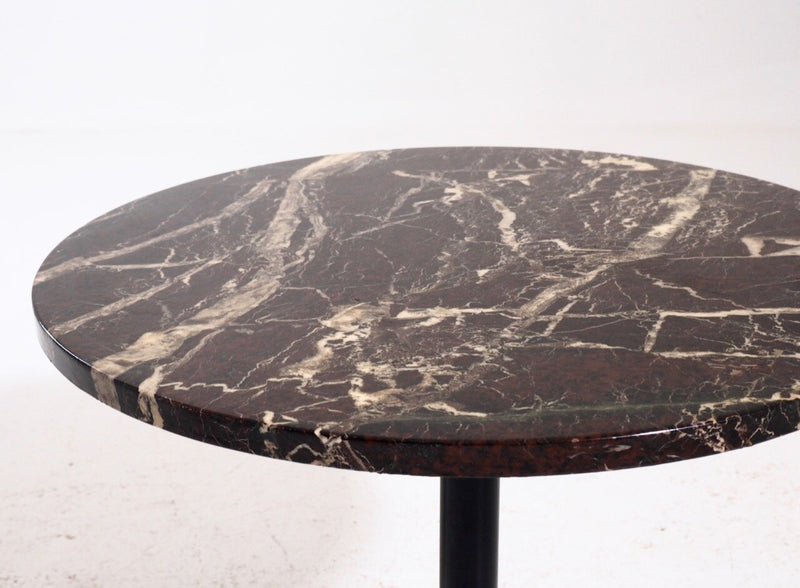 Modern Scandinavian coffee table, circa 1960 - Selected Design & Antiques