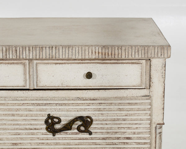 Swedish chest, circa 1790 - Selected Design & Antiques