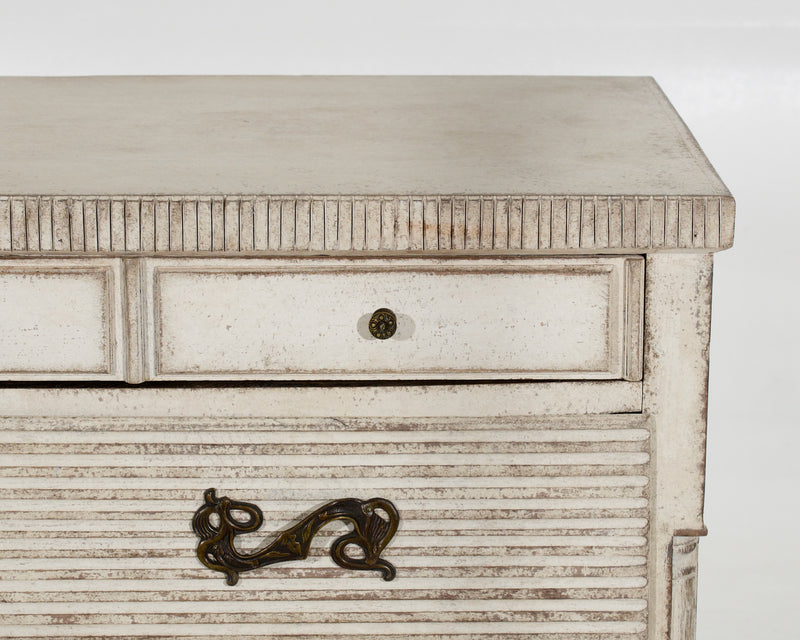 Swedish chest, circa 1790 - Selected Design & Antiques