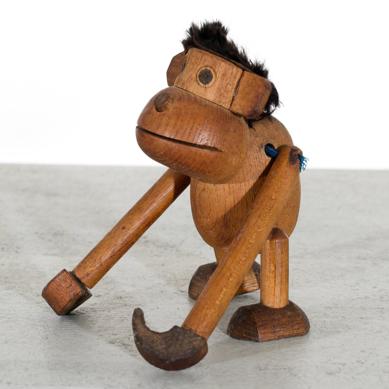Wooden carved monkey, 1950s. - Selected Design & Antiques
